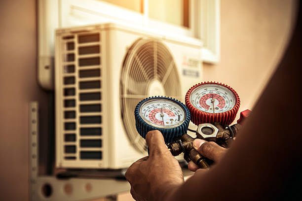 Professional Hvac technician working in Troy, NY